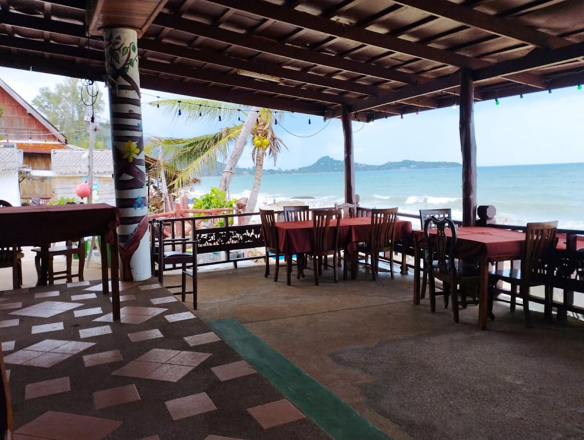 Mamba Beach Lounge & Restaurant