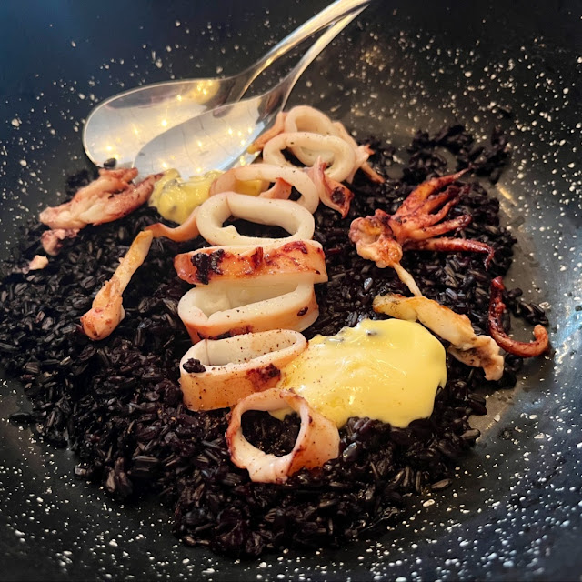 Arròs Integral Negre Amb Potes De Calamar