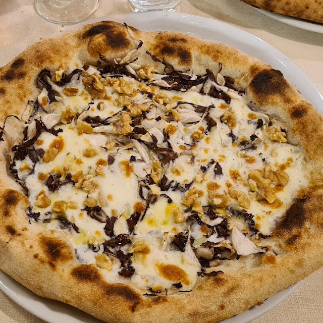 Pizza Radicchio Gorgonzola E Noci