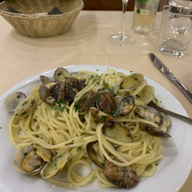 Spaghetti Alle Vongole Veraci Con Funghi Porcini
