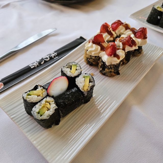 Hamaki Avocado And Salmon Strawberry