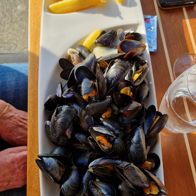 Moules A la Mariniere Frites