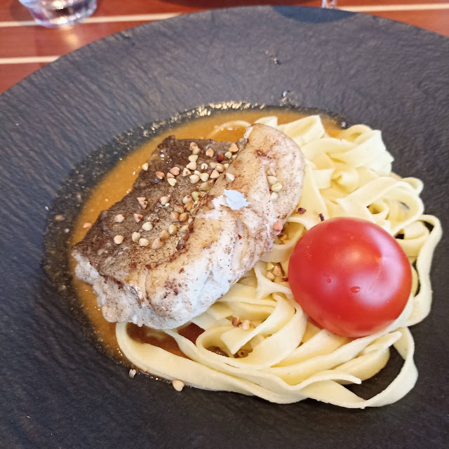 Pavé de Merlu Tagliatelles Sauce Langoustines