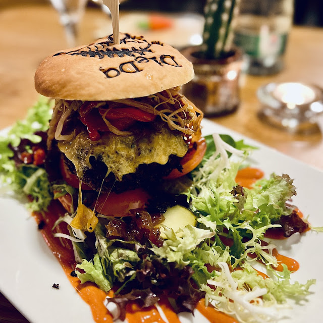 Frank's Burger with Extra Dweezil