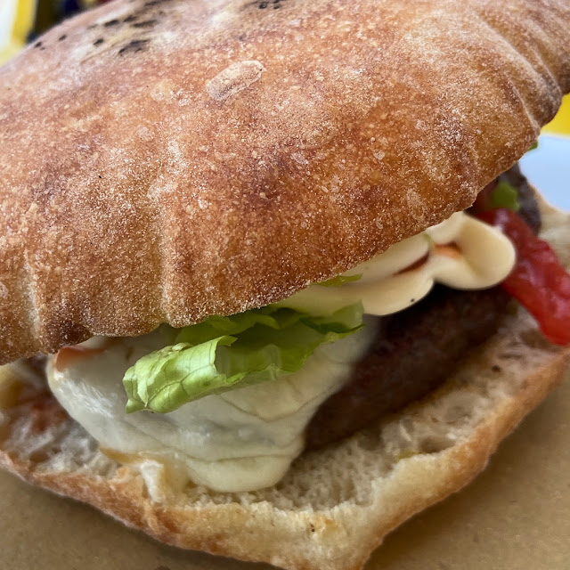 Hamburger Con Pomodori Lattuga Scamorza Taaaccc Un Sorriso Vincenzo Aloha