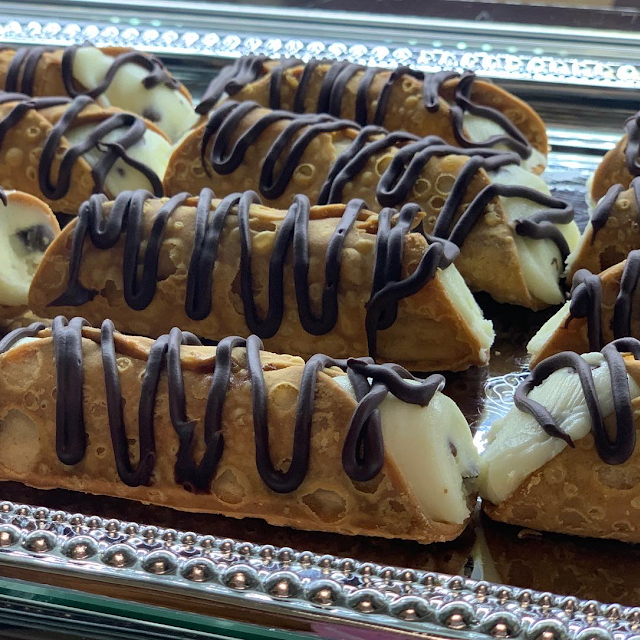 Cannolis