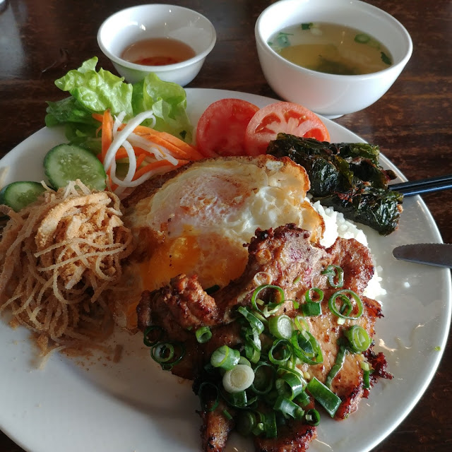 Fried Pork Chop with Rice & Fried Egg - Com Suon Trung