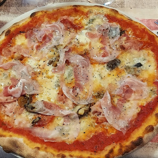 Pizza Cappello Del Prete