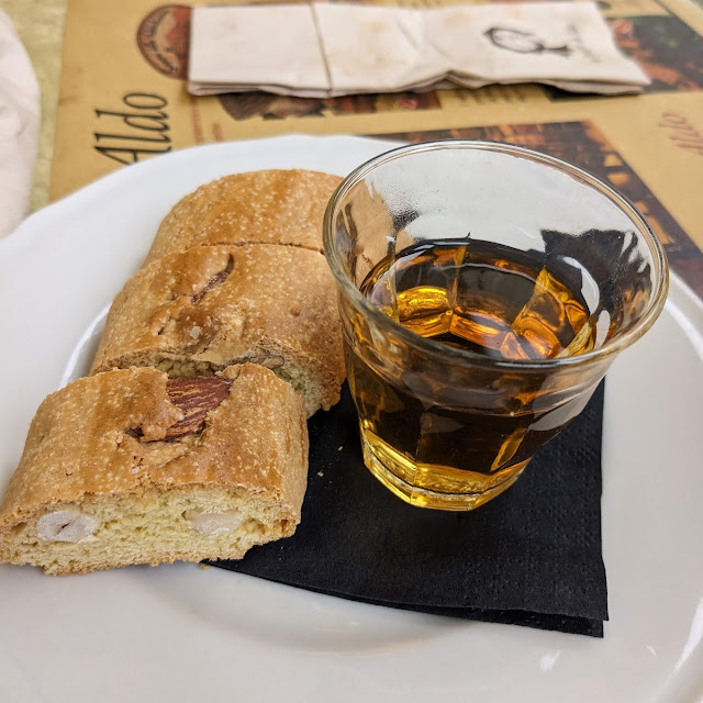Cantucci E Vin Santo