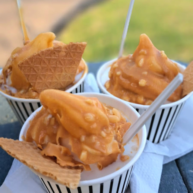 Softserve with Caramel Dip