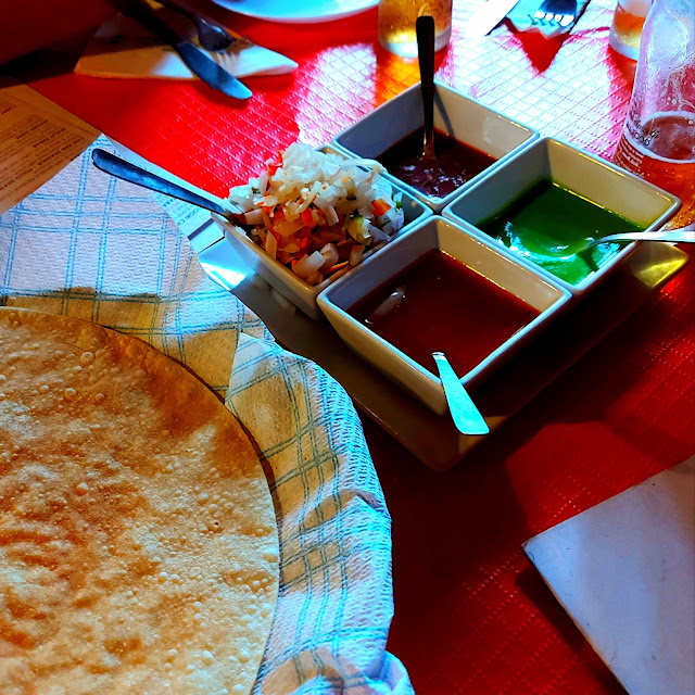 Salsa de Menta Agridulce Curry Y Pan Estilo Indio