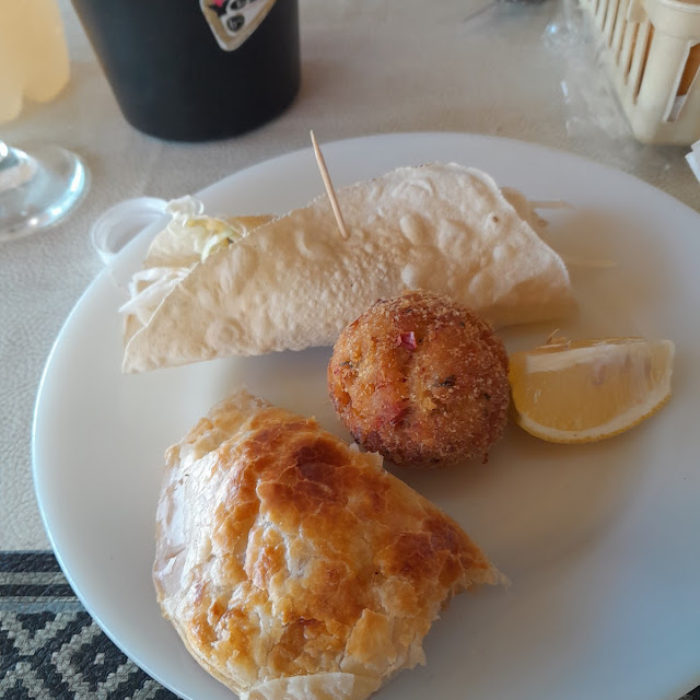 Entrada Albóndiga Empanada Y Fajita de Pescado