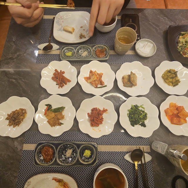 Chamchi & Bangeo Sashimi Set