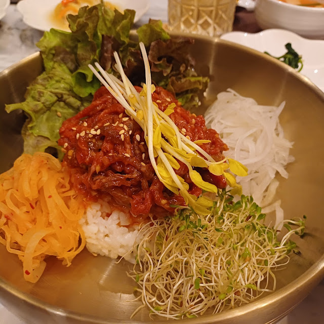 Hanwoo Yukhoe Bibimbap