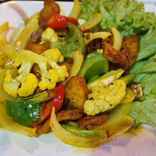 Ayam Goreng Kunyit