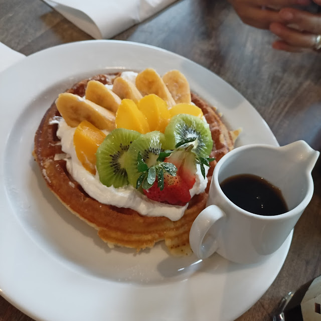 Fresh Fruit Buttermilk Waffle