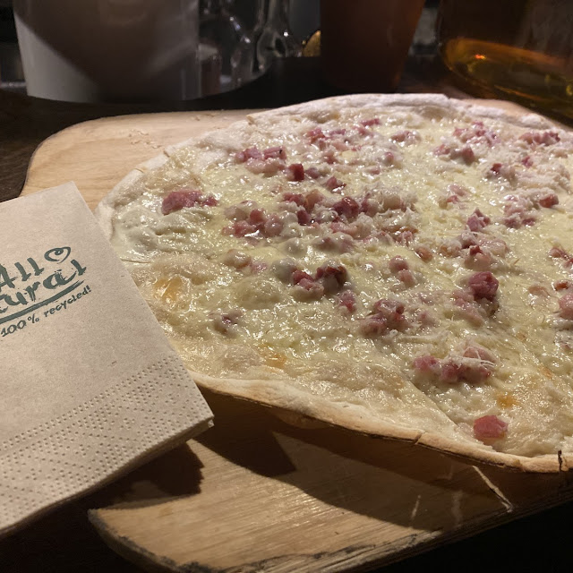 Flammkuchen Mit Schwarzwälder Schinken Zwiebeln & Käse F3