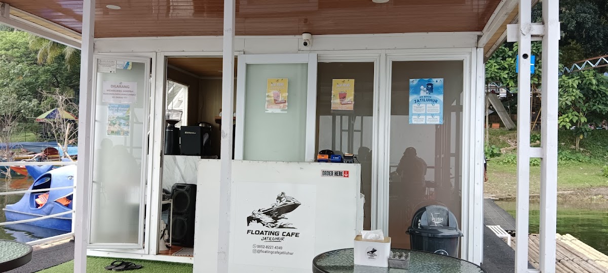 Floating Cafe Jatiluhur
