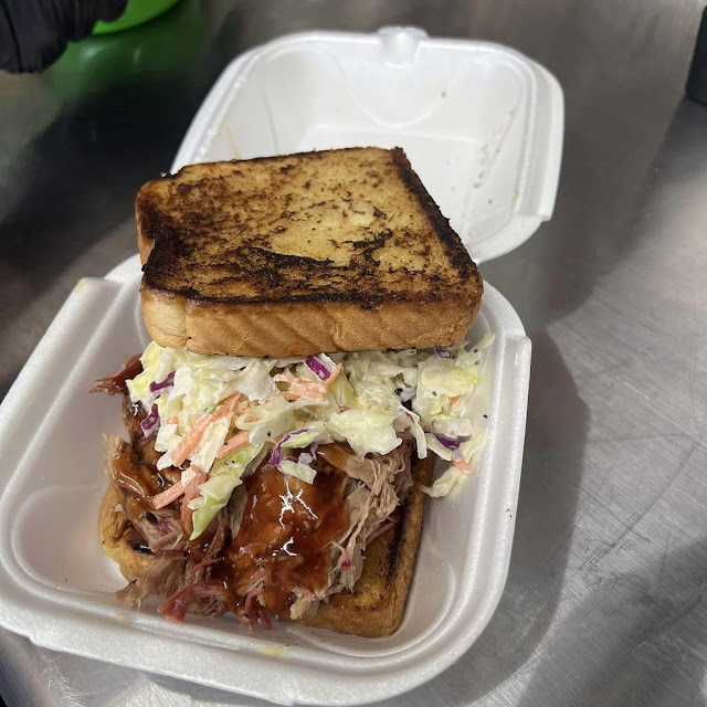 Big Pulled Pork Sandwich