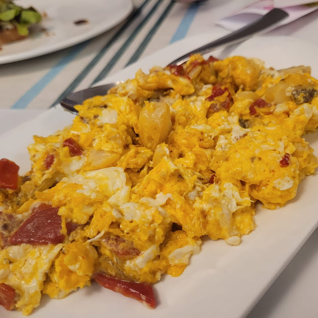 Revuelto de Bacalao Y Pimientos de Piquillo