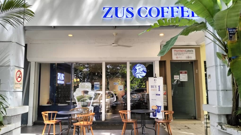 ZUS Coffee - Taman Danau Desa
