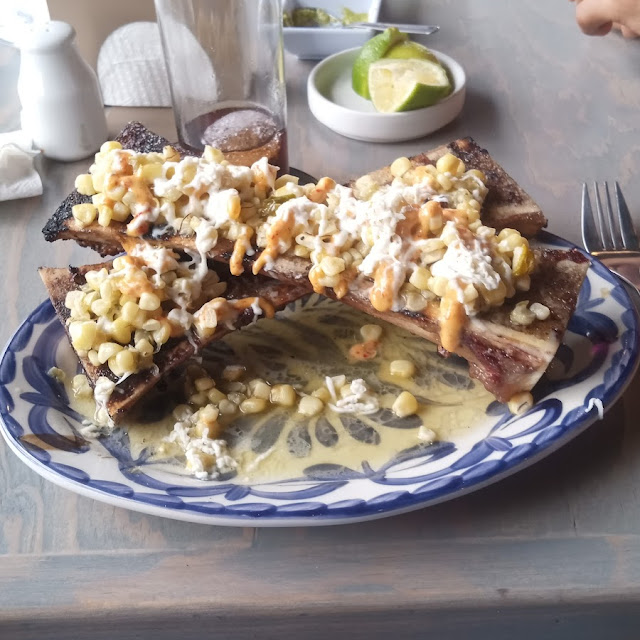 Tuetano Rostizado Con Esquites