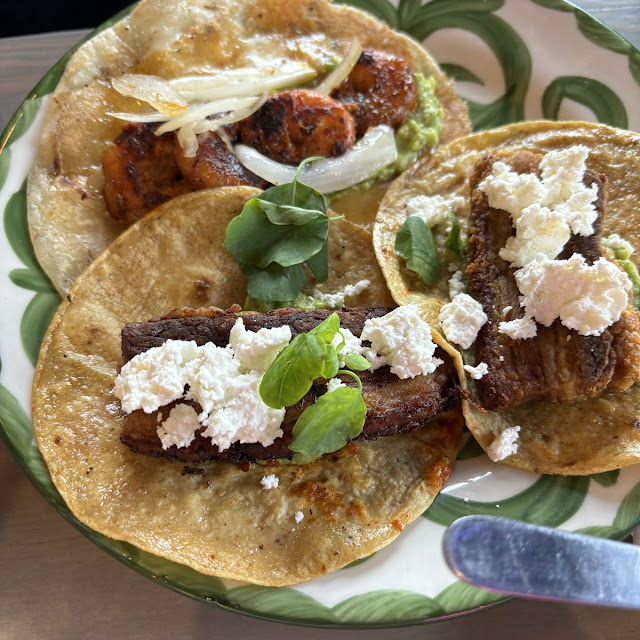 Tacos de Camarón Y Costilla