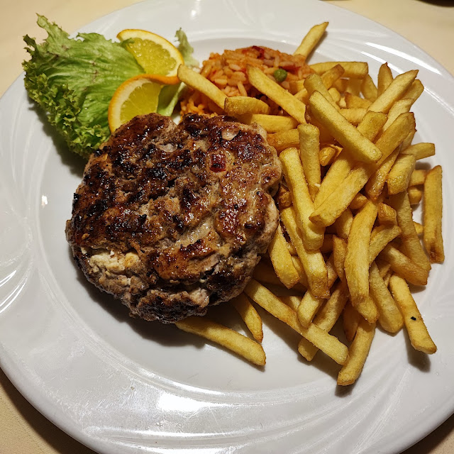 Gefülltes Hacksteak