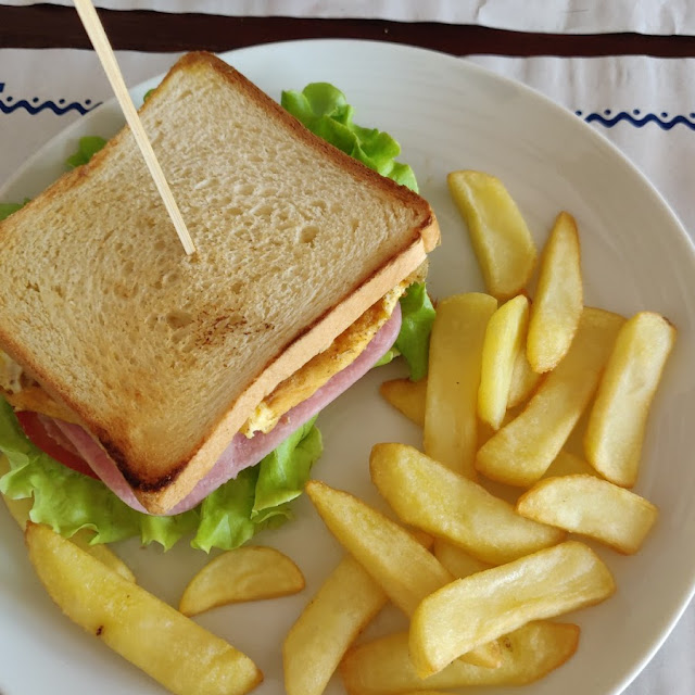Sandwich Mit Pommes Frites