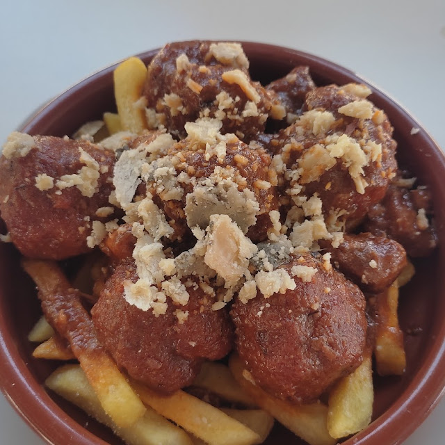Albóndigas Con Tomate Y Queso
