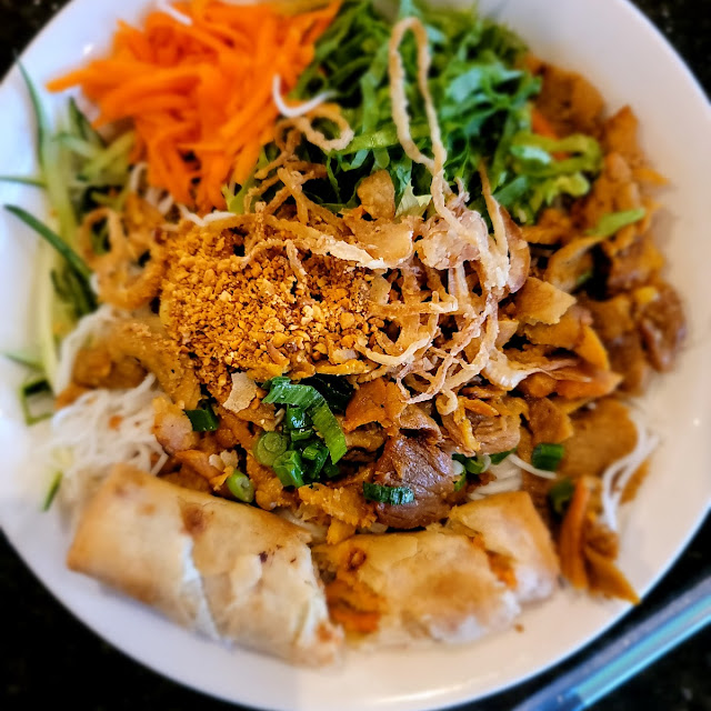 Vermicelli Changrill Chicken Egg Roll