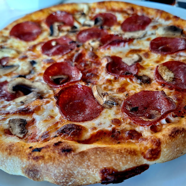 Pizza Peperoniwurst Champions