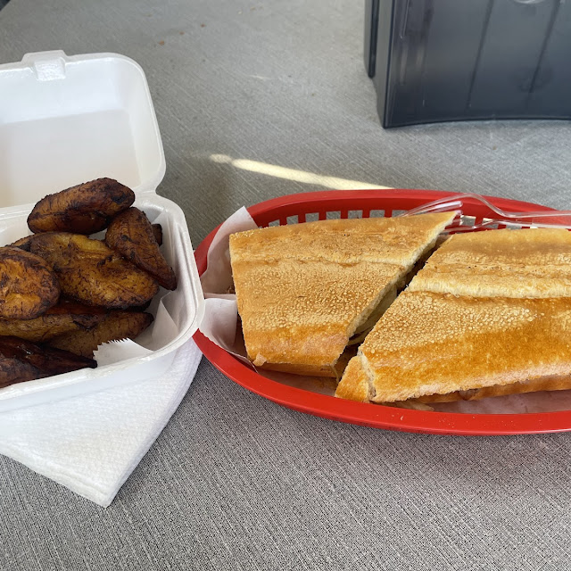 Pan Con Lechon