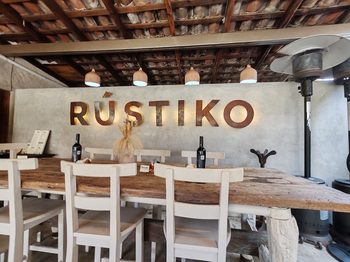 Rústiko Cocina & brasas