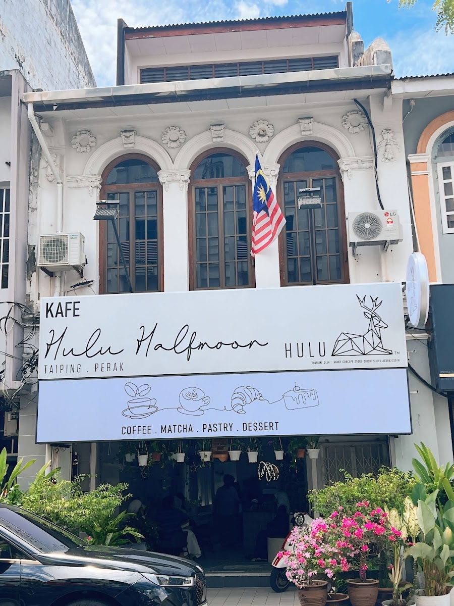 Halfmoon Cafe Taiping