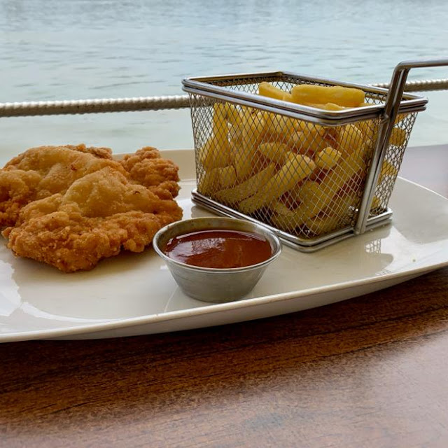 Schnitzel Cu Cartofi Prăjiți