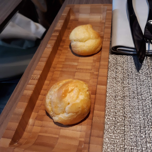餐 包