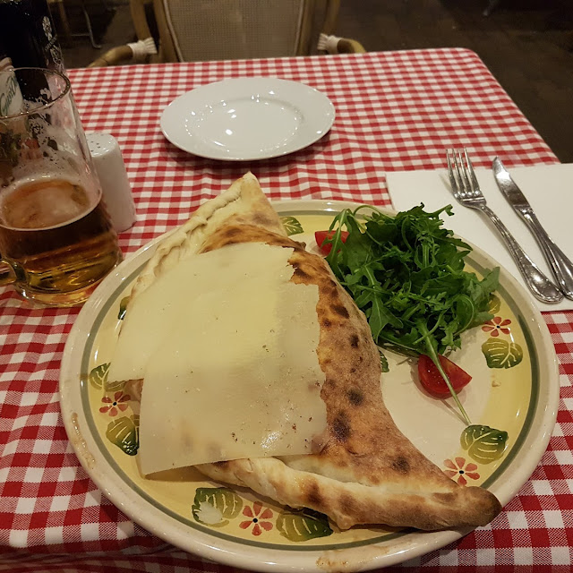 Pizza Calzone
