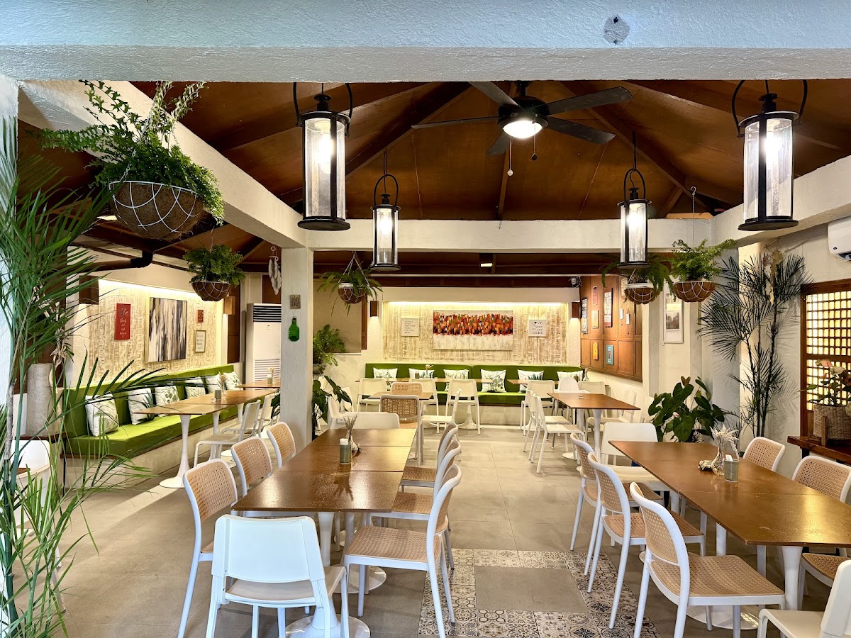 Comedor House of JR's Crispy Pata