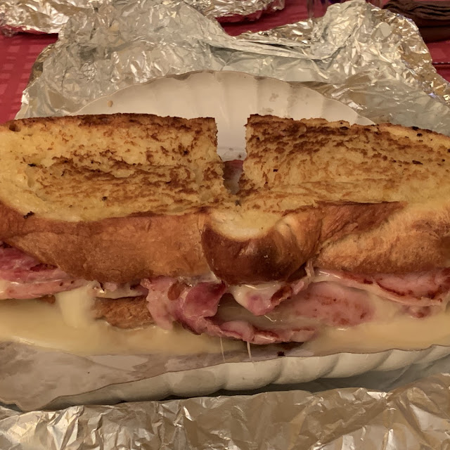 Zapatilla de Lacon Con Queso de Tetilla
